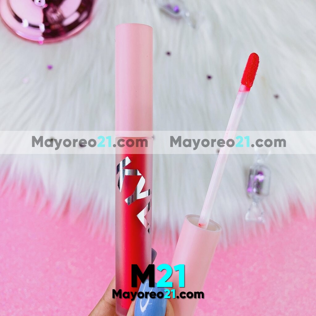 Labial Tono 10 Lip Gloss Kylie Edicion Rosa Kylie Fabricantes por mayoreo M3483