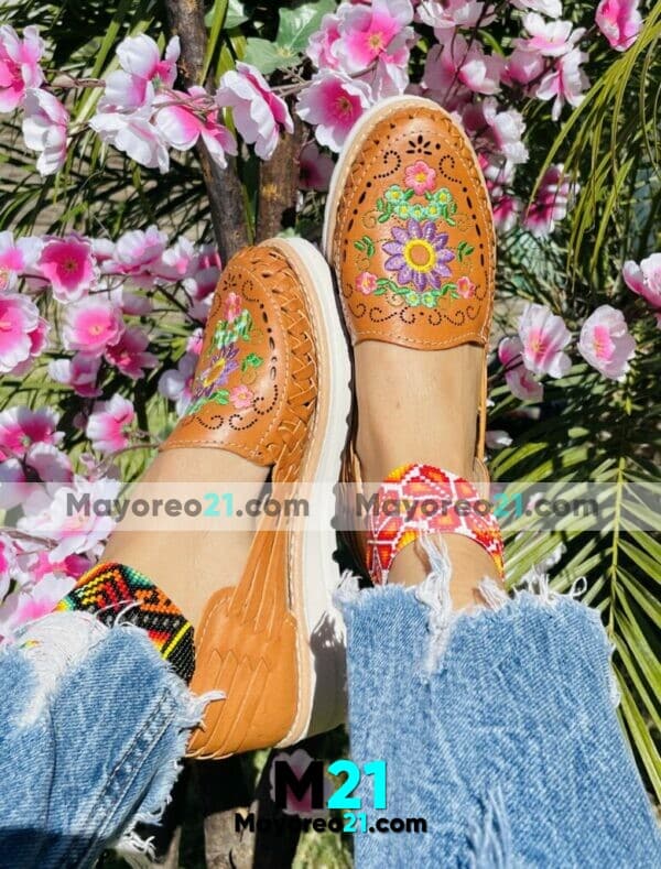 Ze 00057 Huaraches Artesanales Piso Para Mujer Nuez Flores De Colores Bordadas Fabricante Calzado Mayoreo (3)